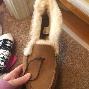 Ugg slippers women’s 8.